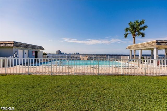 3380 N Key DR 5, North Fort Myers, FL 33903