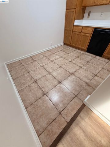 1510 E St 22, Hayward, CA 94541