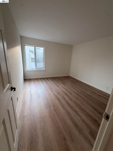 1510 E St 22, Hayward, CA 94541