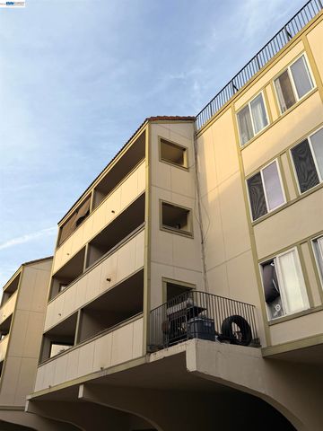 1510 E St 22, Hayward, CA 94541