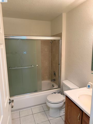 1510 E St 22, Hayward, CA 94541