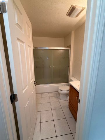 1510 E St 22, Hayward, CA 94541