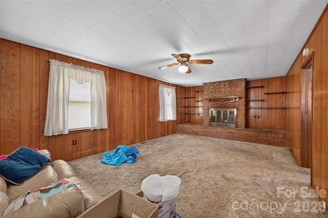 165 34th Street NW, Hickory, NC 28601