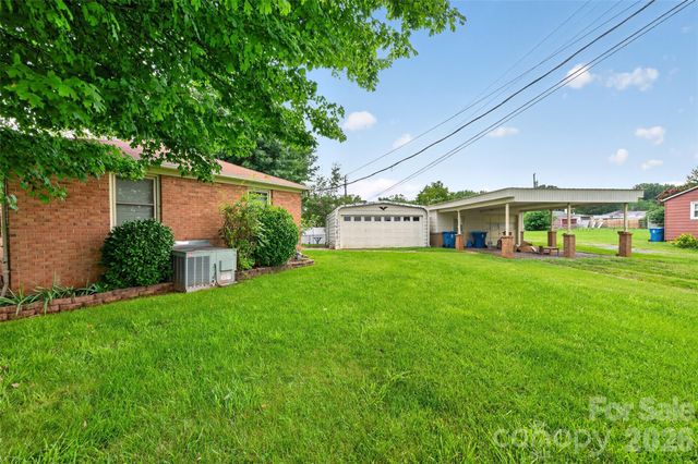165 34th Street NW, Hickory, NC 28601