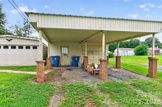 165 34th Street NW, Hickory, NC 28601