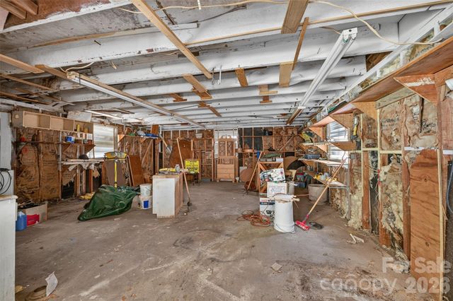 165 34th Street NW, Hickory, NC 28601
