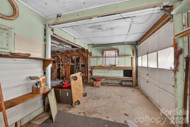 165 34th Street NW, Hickory, NC 28601