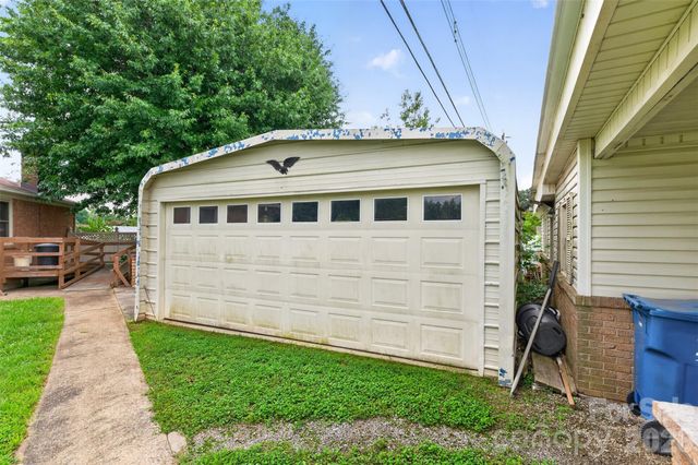 165 34th Street NW, Hickory, NC 28601