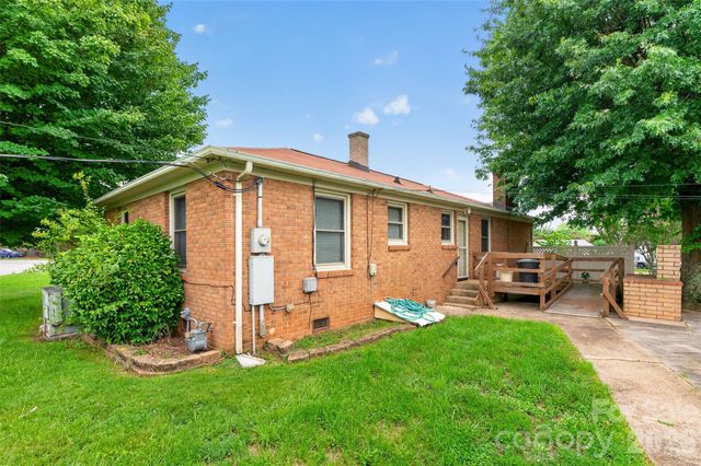 165 34th Street NW, Hickory, NC 28601