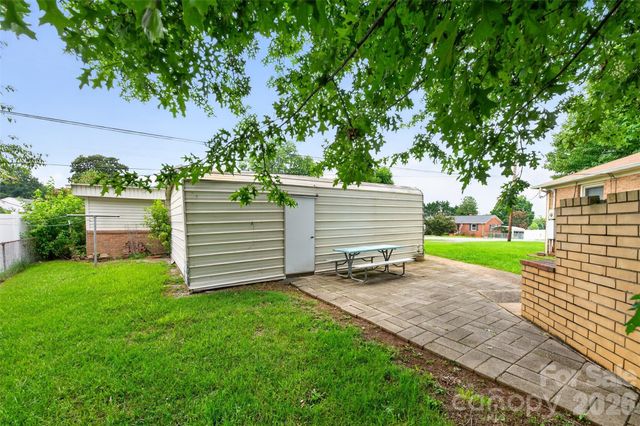 165 34th Street NW, Hickory, NC 28601