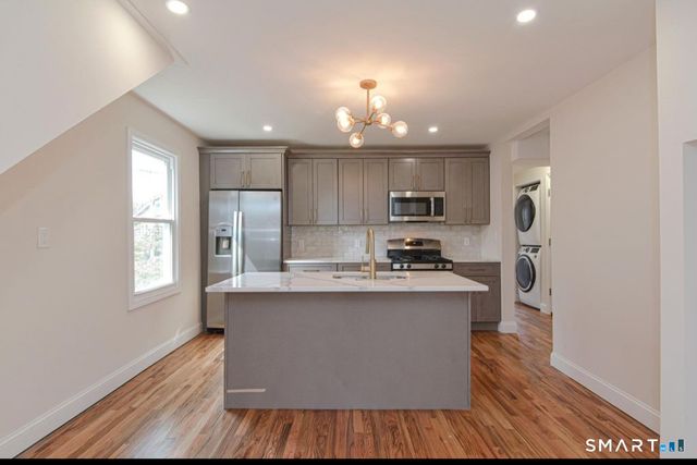 453 Central Avenue 2, New Haven, CT 06515