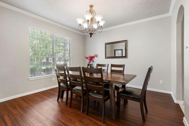 14 N Bardsbrook Circle, The Woodlands, TX 77382