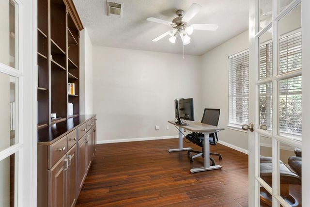 14 N Bardsbrook Circle, The Woodlands, TX 77382