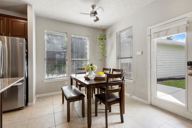 14 N Bardsbrook Circle, The Woodlands, TX 77382