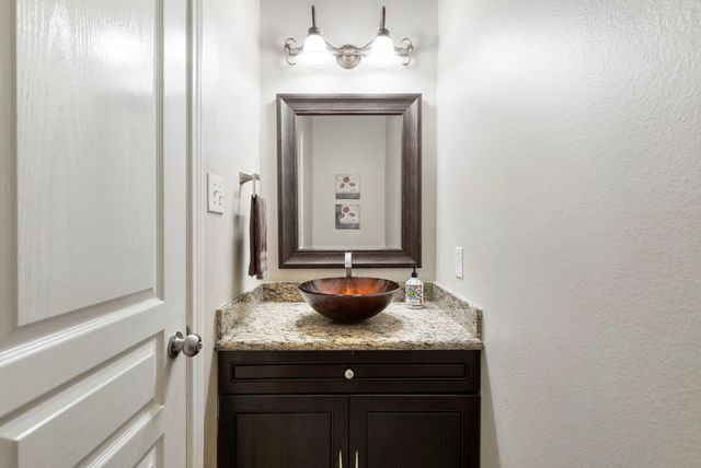 14 N Bardsbrook Circle, The Woodlands, TX 77382