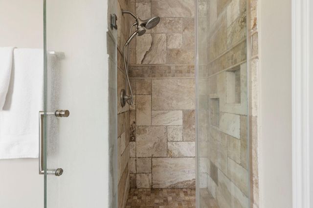 14 N Bardsbrook Circle, The Woodlands, TX 77382