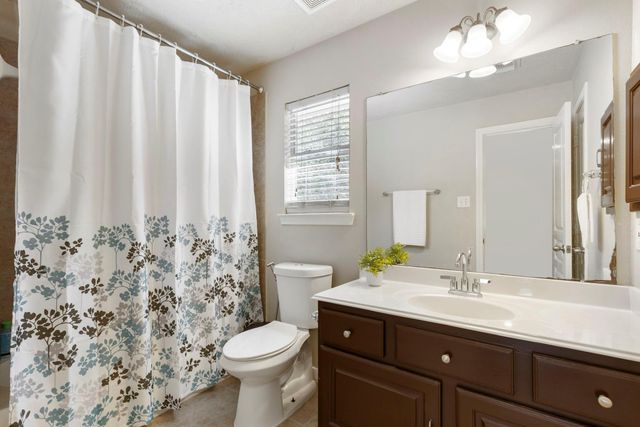 14 N Bardsbrook Circle, The Woodlands, TX 77382