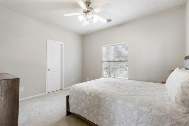 14 N Bardsbrook Circle, The Woodlands, TX 77382
