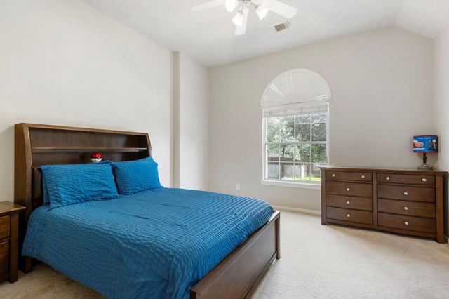 14 N Bardsbrook Circle, The Woodlands, TX 77382