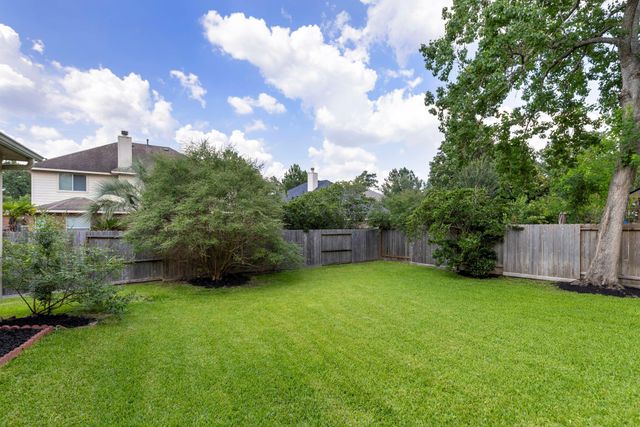 14 N Bardsbrook Circle, The Woodlands, TX 77382