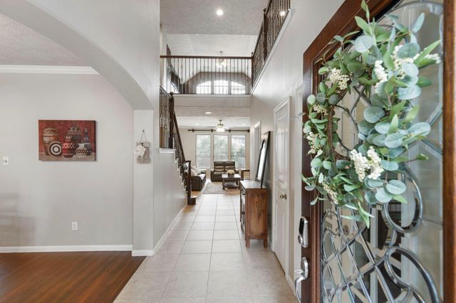 14 N Bardsbrook Circle, The Woodlands, TX 77382