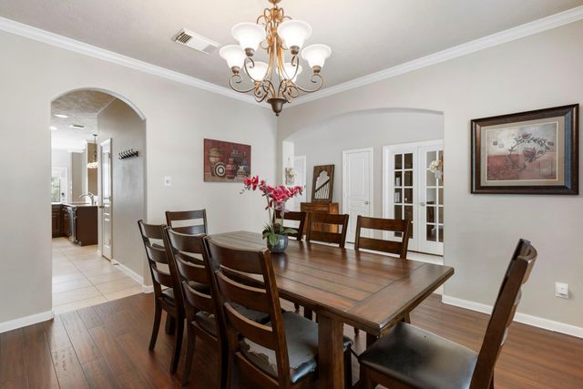 14 N Bardsbrook Circle, The Woodlands, TX 77382