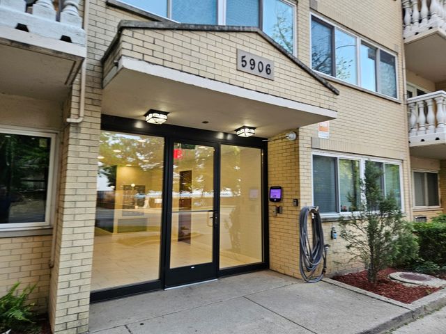 5906 N Sheridan Road 3F, Chicago, IL 60660