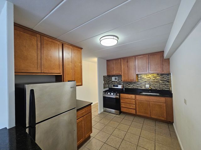 5906 N Sheridan Road 3F, Chicago, IL 60660