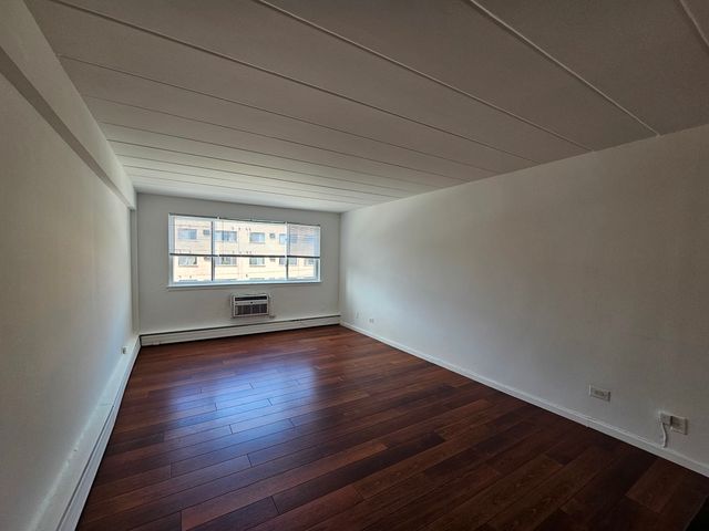 5906 N Sheridan Road 3F, Chicago, IL 60660