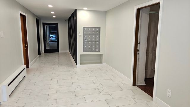 5906 N Sheridan Road 3F, Chicago, IL 60660