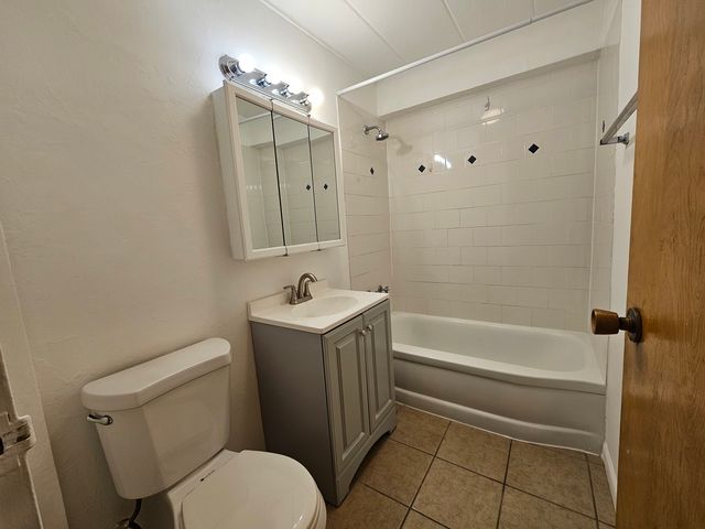 5906 N Sheridan Road 3F, Chicago, IL 60660