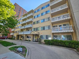 5906 N Sheridan Road 3F, Chicago, IL 60660