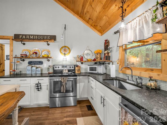 412 Whitestone Circle, Union Mills, NC 28167