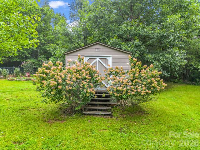 412 Whitestone Circle, Union Mills, NC 28167