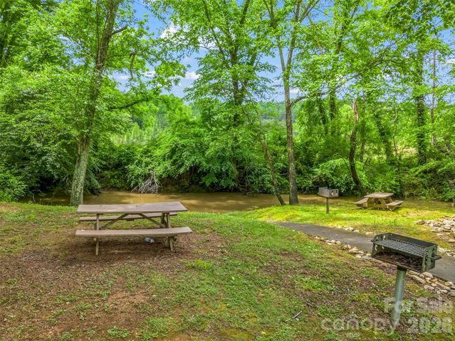 412 Whitestone Circle, Union Mills, NC 28167