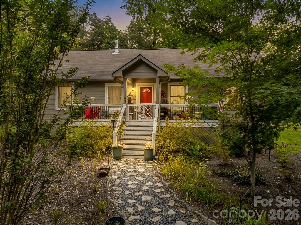 412 Whitestone Circle, Union Mills, NC 28167