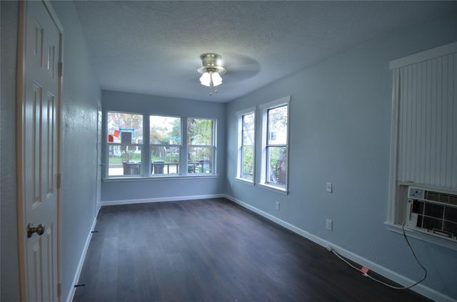 103 Cosmos Street 2, Houston, TX 77009