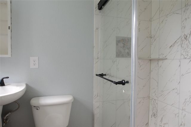 103 Cosmos Street 2, Houston, TX 77009