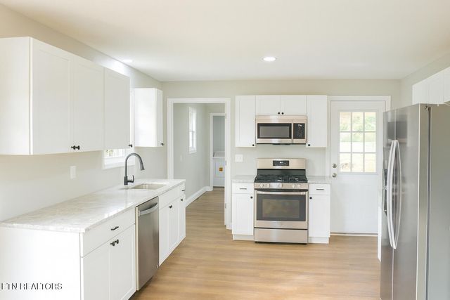 104 Chapel Ave, Sweetwater, TN 37874