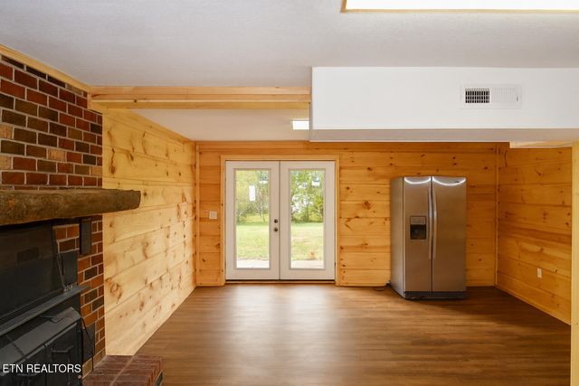 104 Chapel Ave, Sweetwater, TN 37874