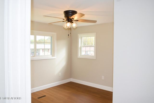 104 Chapel Ave, Sweetwater, TN 37874