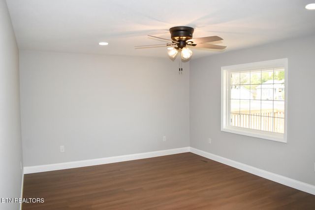 104 Chapel Ave, Sweetwater, TN 37874