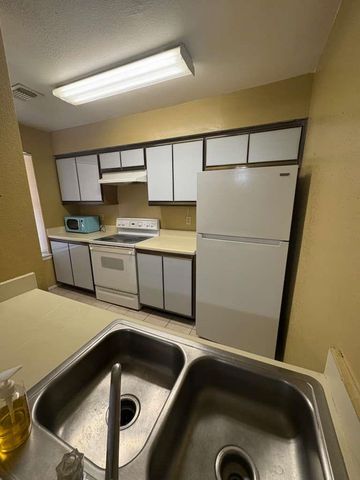 10555 Turtlewood Court 701, Houston, TX 77072