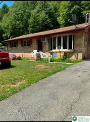 2435 Walnut Drive, Lower Towamensing Tp, PA 18071
