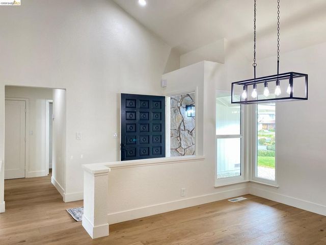 11 Paddock ct, Pleasant Hill, CA 94523