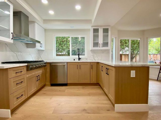 11 Paddock ct, Pleasant Hill, CA 94523