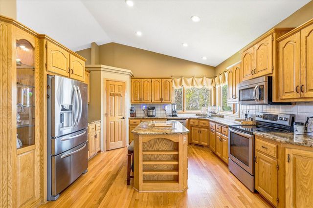 488 139th Lane NW, Andover, MN 55304