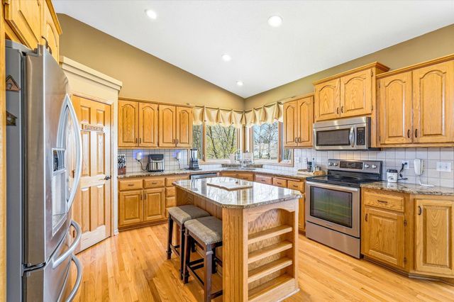 488 139th Lane NW, Andover, MN 55304