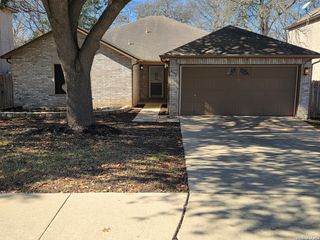 8642 Park Olympia, Universal City, TX 78148