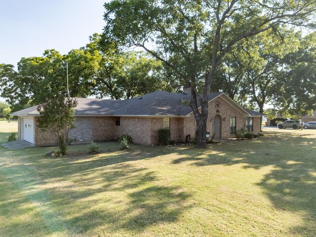 502 County Road 2610, Bonham, TX 75418